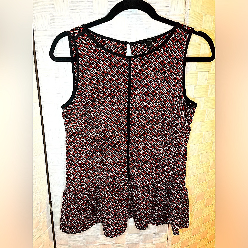 ♥️🖤Ann Taylor Sleeveless Top/Size 4